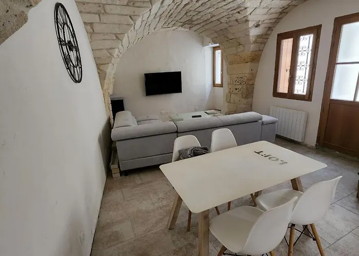 Дом отдыха Maison De Village Centre Historique Avec Terrasse *
